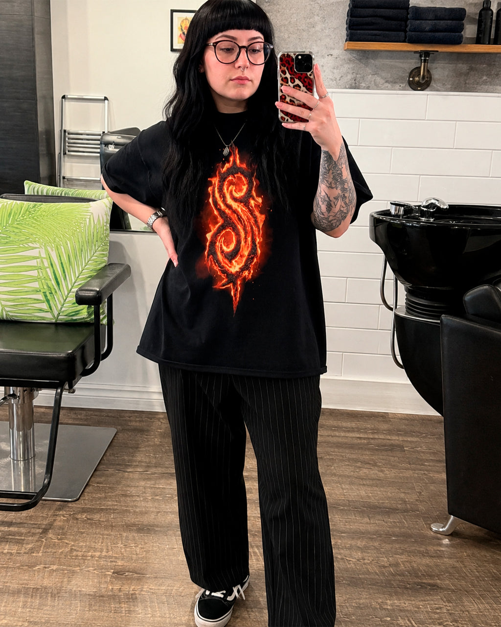 Camiseta Preta Slipknot The Burning S Símbolo em Chamas