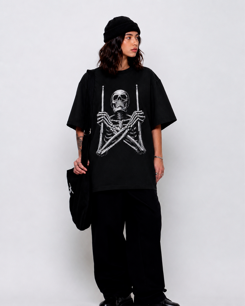 Camiseta Preta Rock Metal Caveira com Baquetas