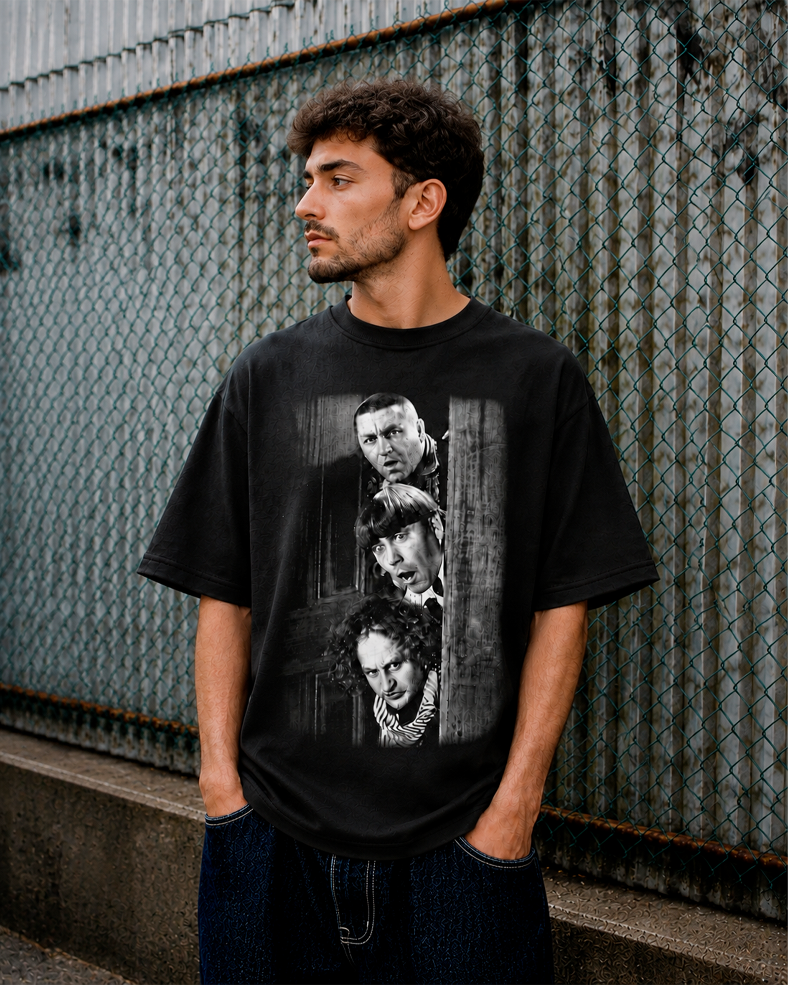 Camiseta Preta Trouble at the Door Classic Comedy