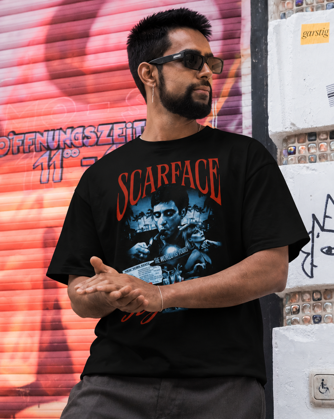 Camiseta Preta Scarface The World Is Yours