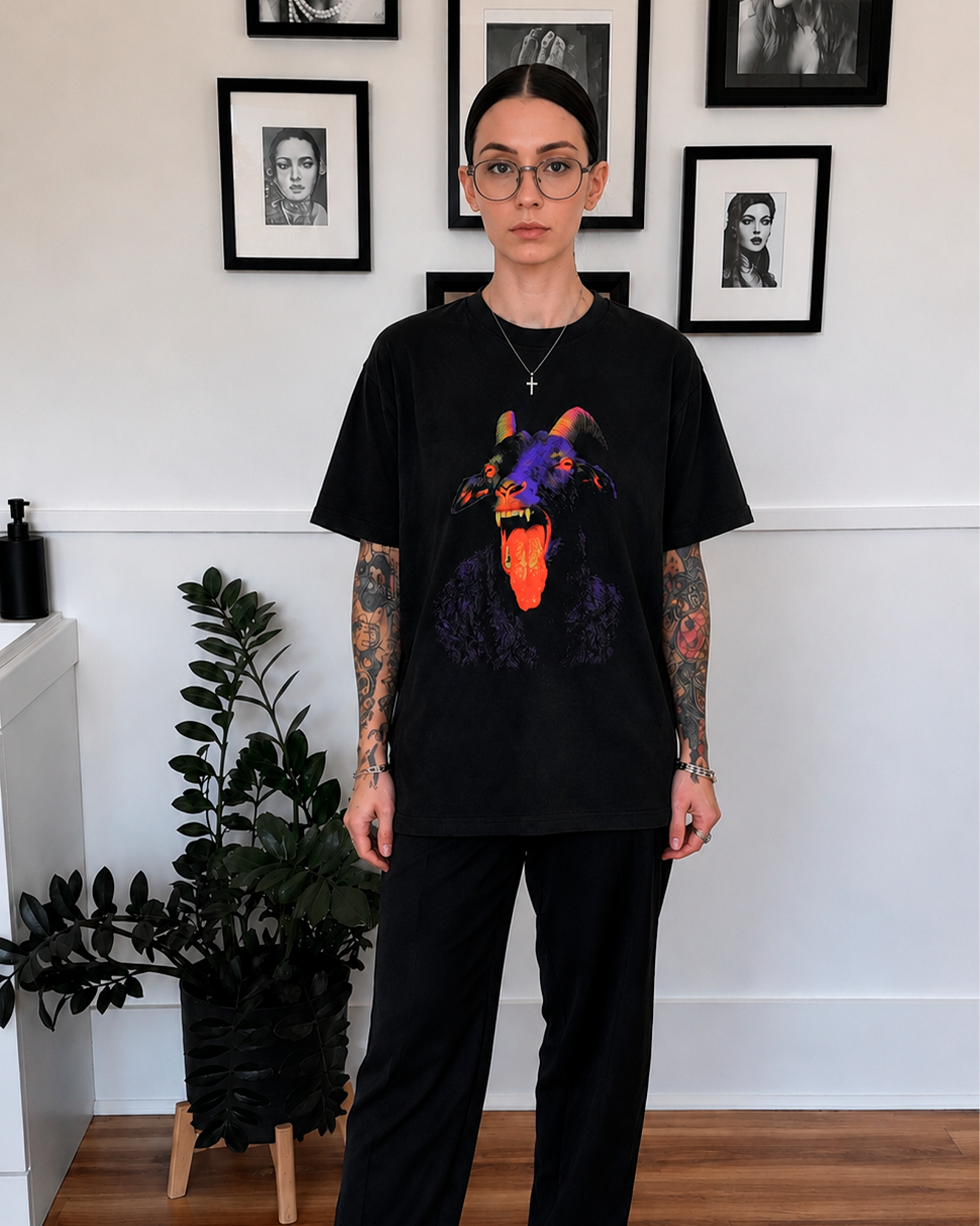 Camiseta Preta Baphomet Goat Dark Art Neon