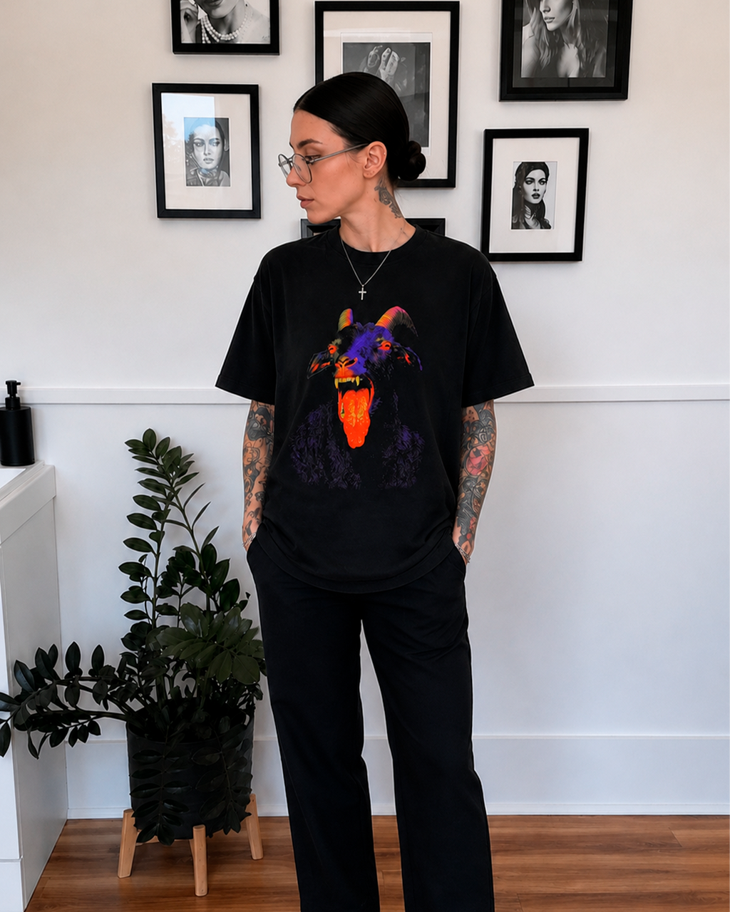 Camiseta Preta Baphomet Goat Dark Art Neon