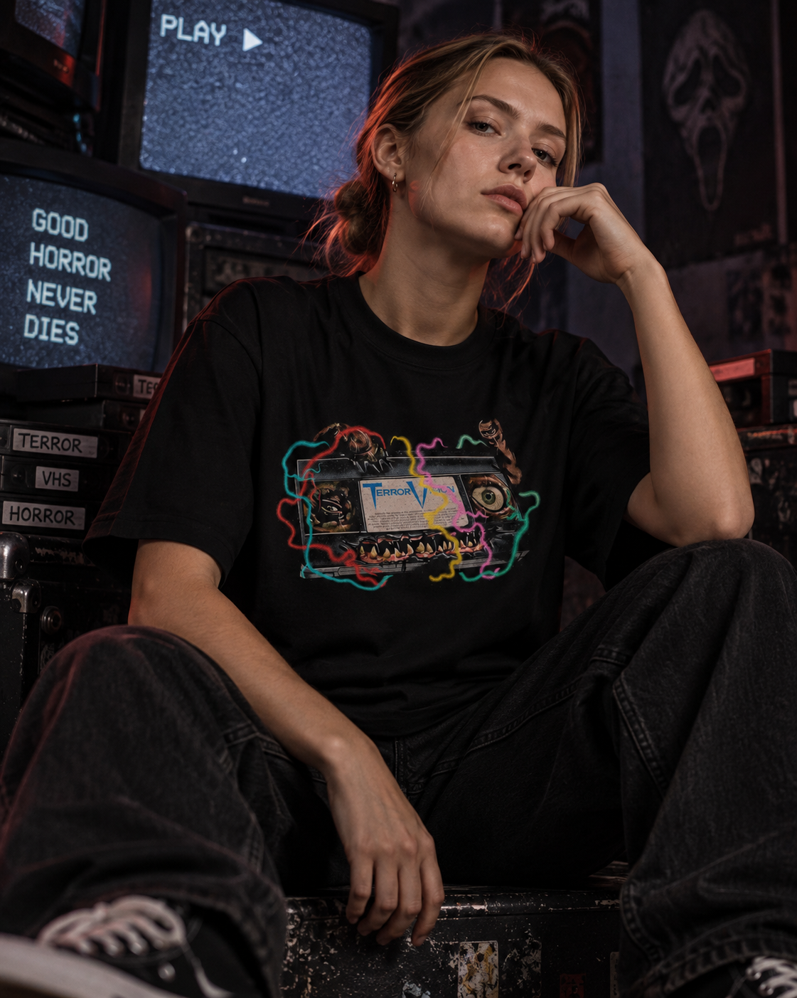Camiseta Preta VHS Horror Monster Television