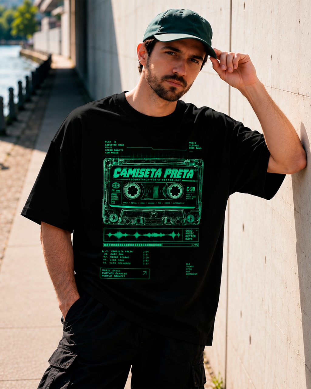 Camiseta Preta Rewind the Noise