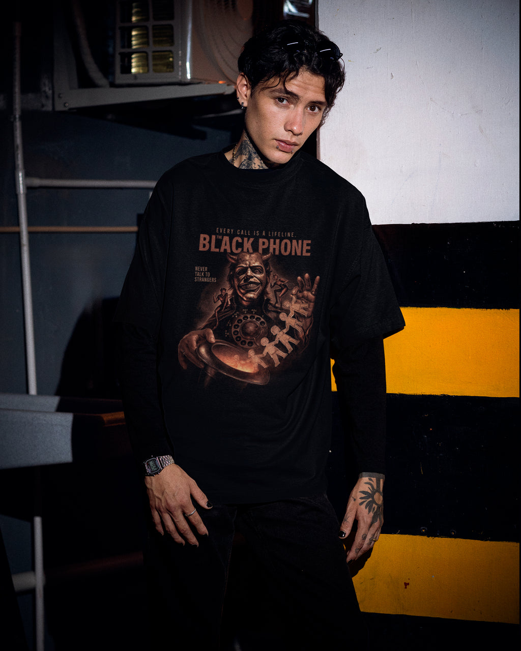 Camiseta Preta The Black Phone Every Call Is a Lifeline Unissex