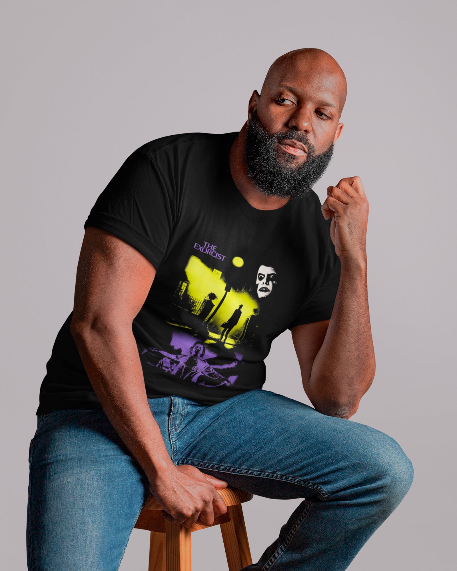 Camiseta Preta The Exorcist Cena da Casa Horror Unissex