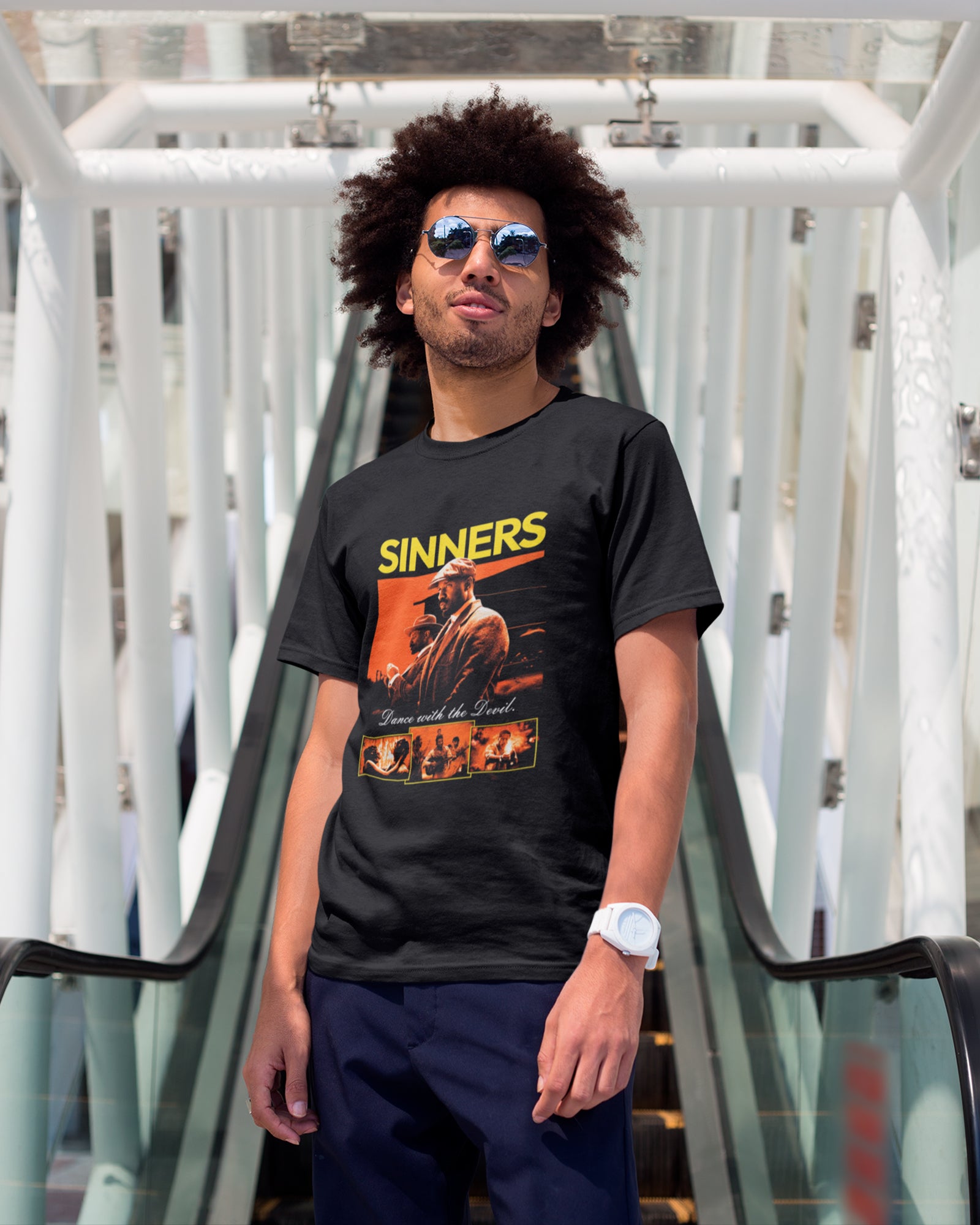 Camiseta Preta Sinners Dance with the Devil Unissex