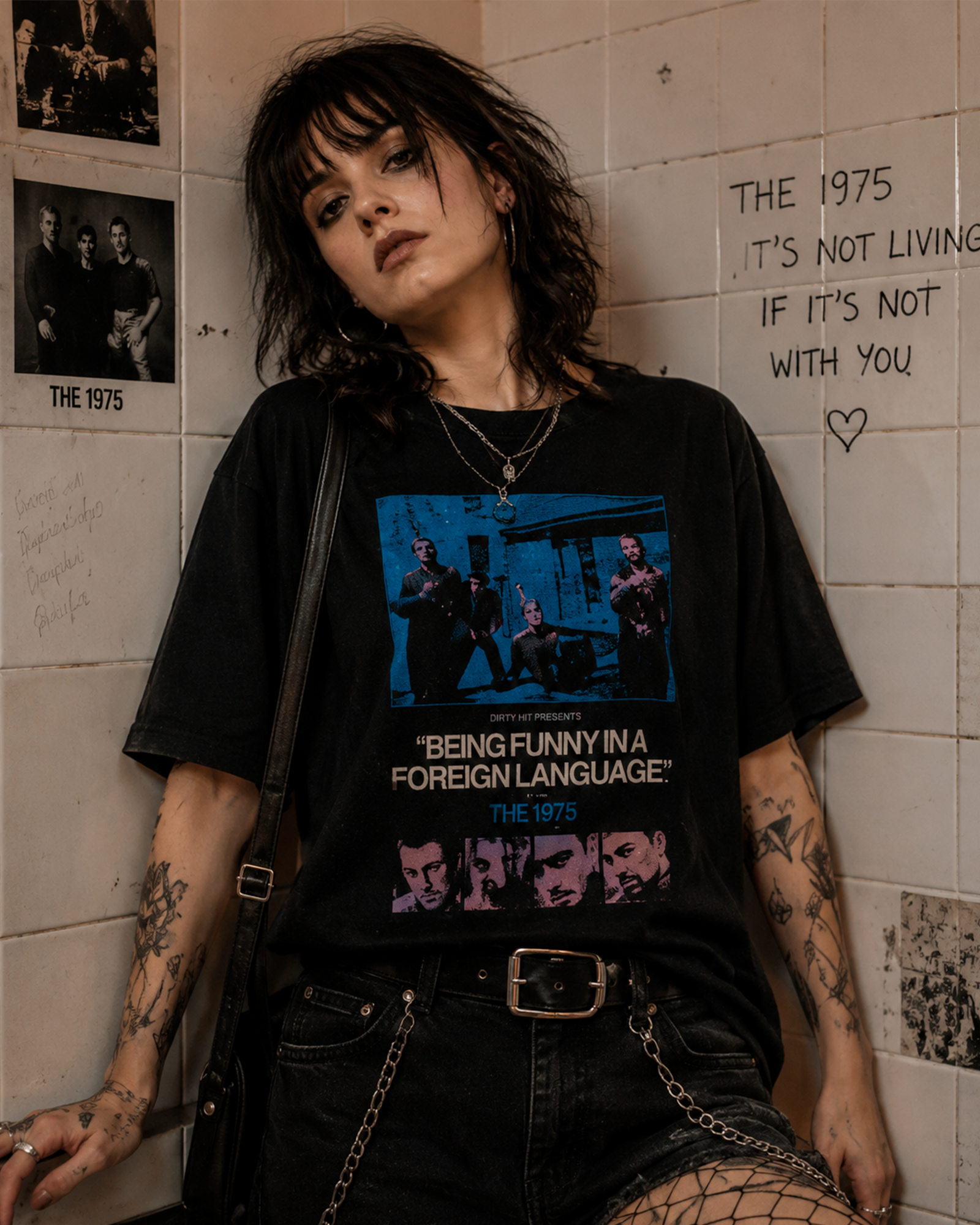 Camiseta Preta The 1975 Being Funny in a Foreign Language