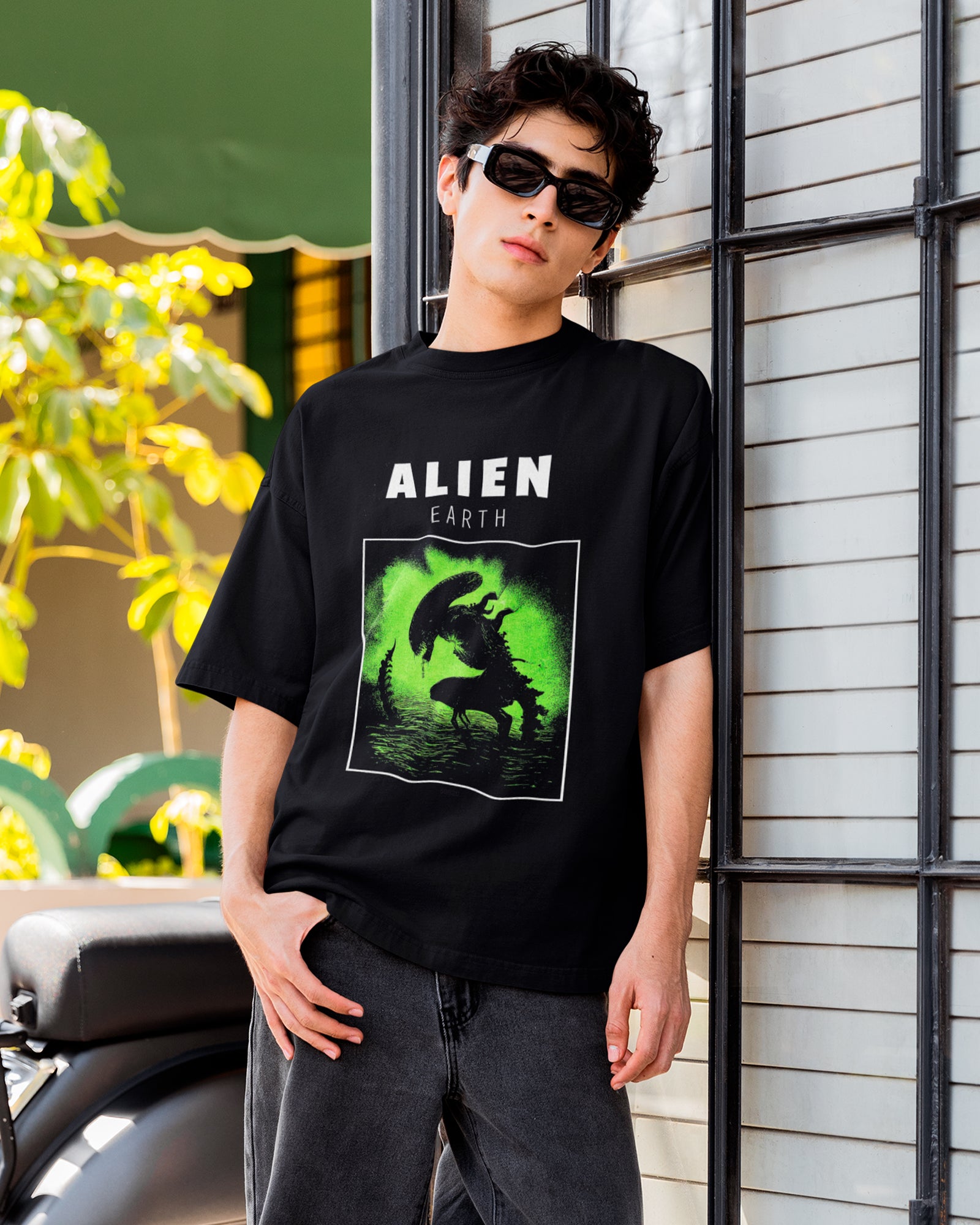 Camiseta Preta Alien Earth Estampa Verde Estilo Sci Fi Futurista
