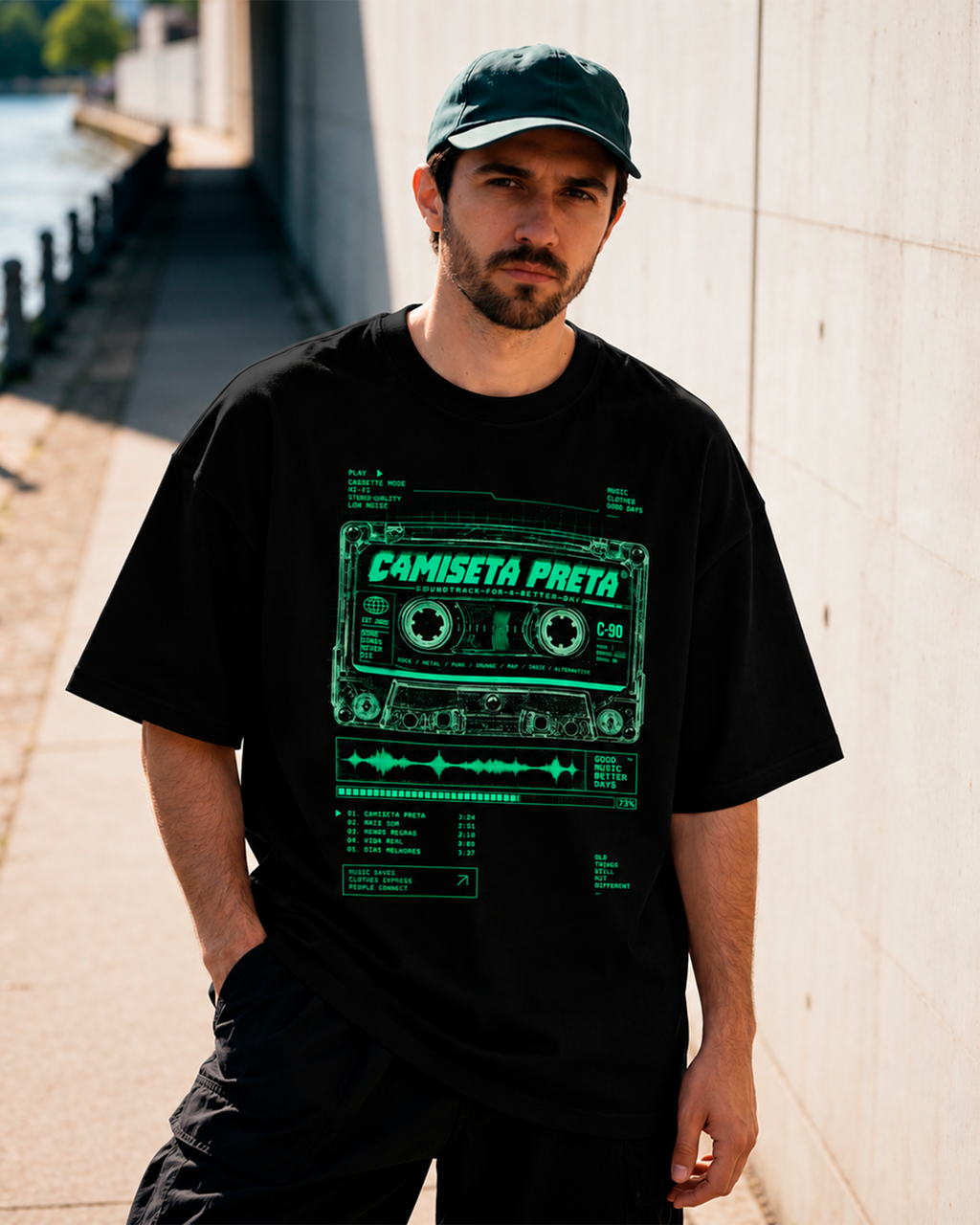 Camiseta Preta Rewind the Noise