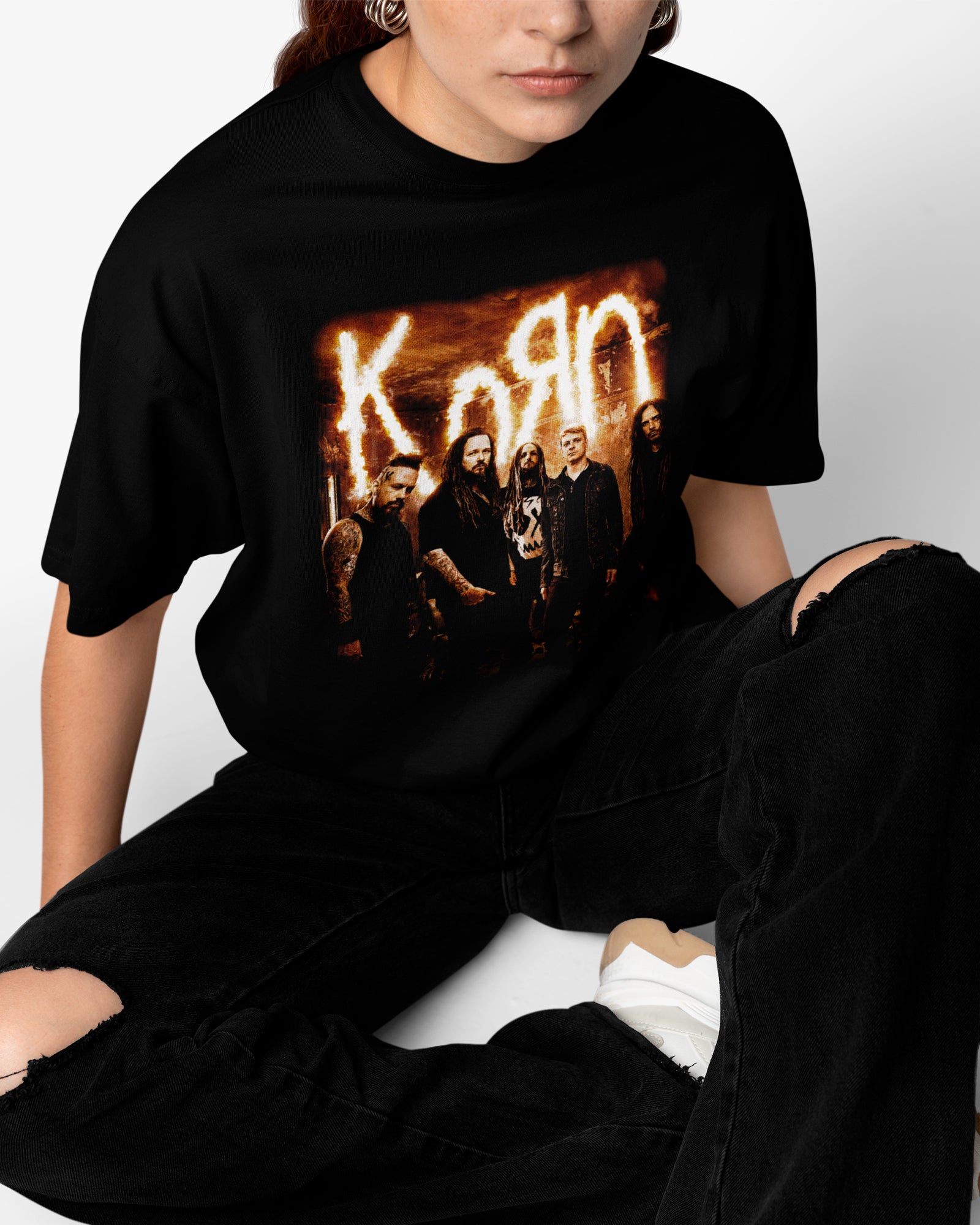 Camiseta Preta Korn Integrantes em Fumaça Rock