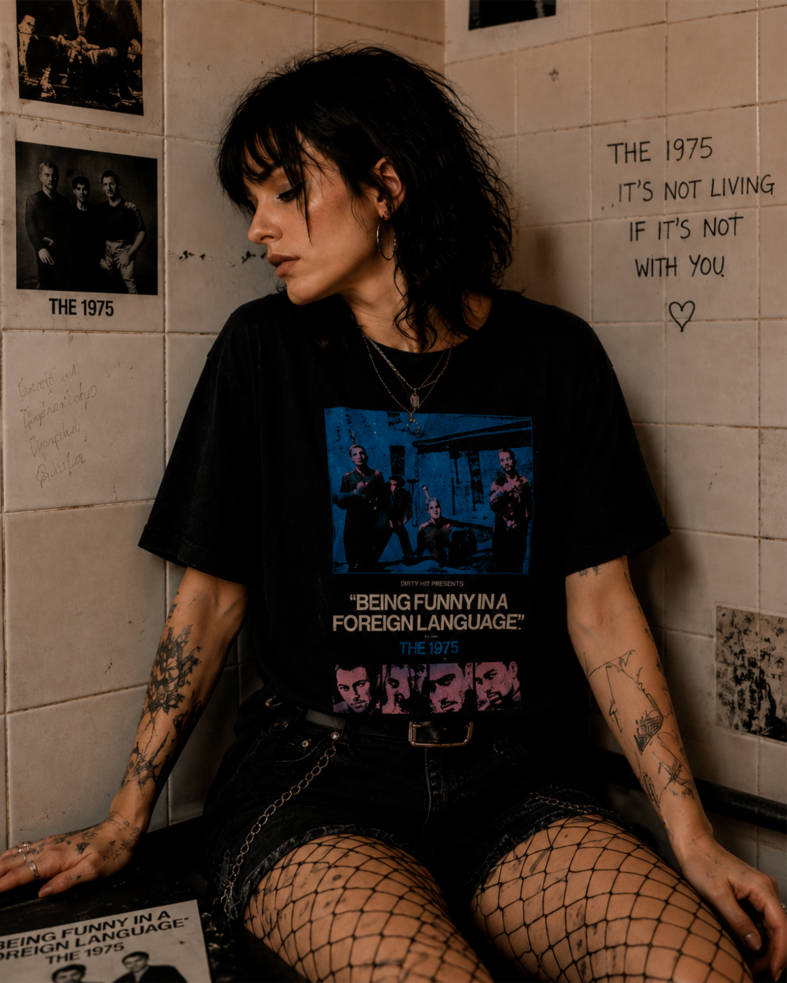 Camiseta Preta The 1975 Being Funny in a Foreign Language