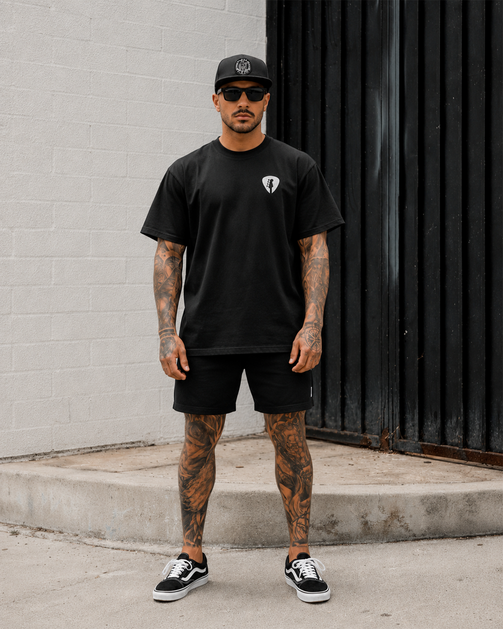 Camiseta Preta Rock em Estado Minimalista