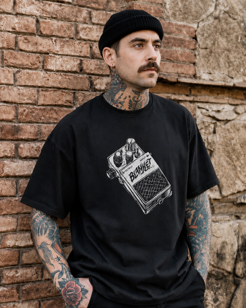 Camiseta Preta Distorção de Garagem