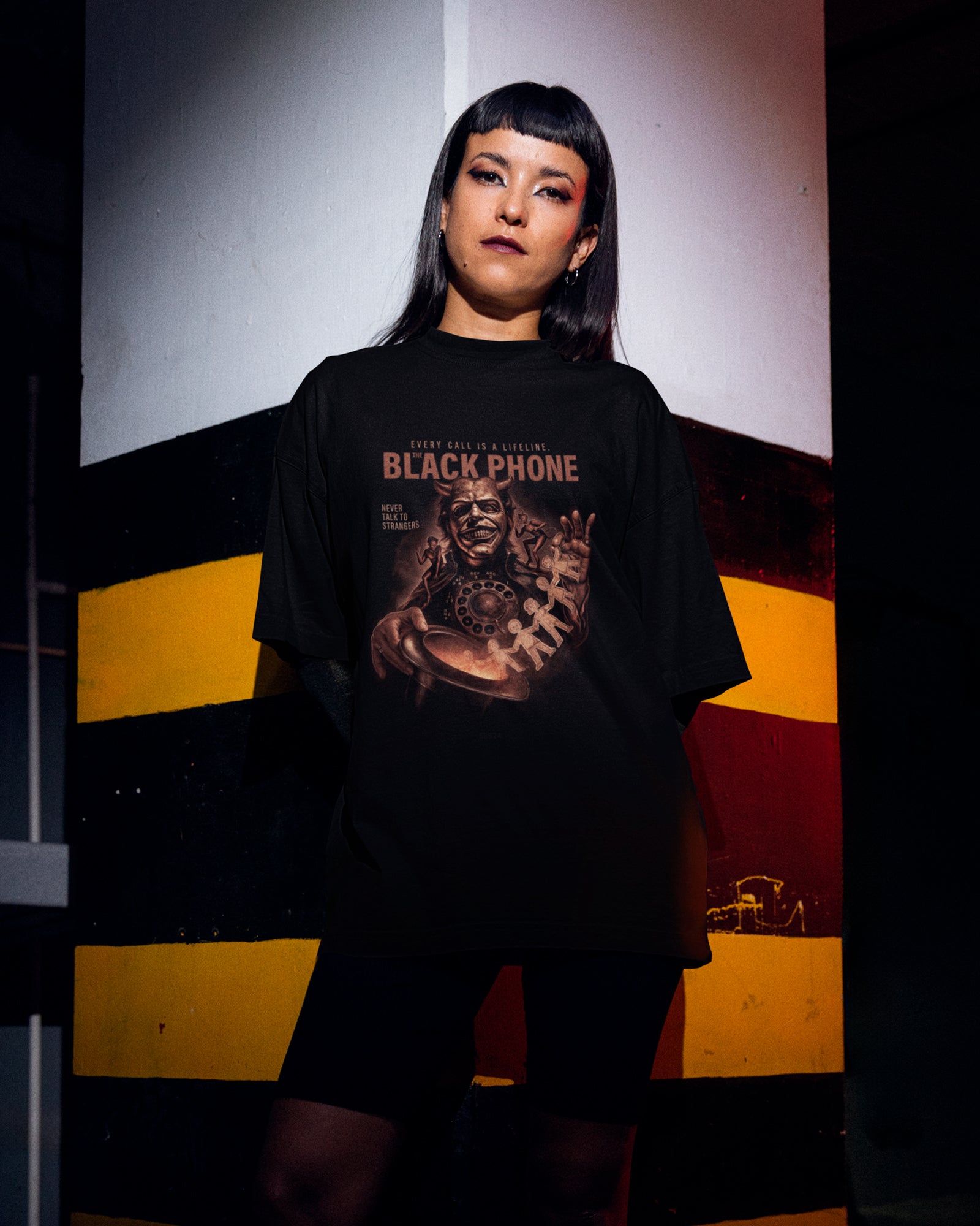 Camiseta Preta The Black Phone Every Call Is a Lifeline Unissex