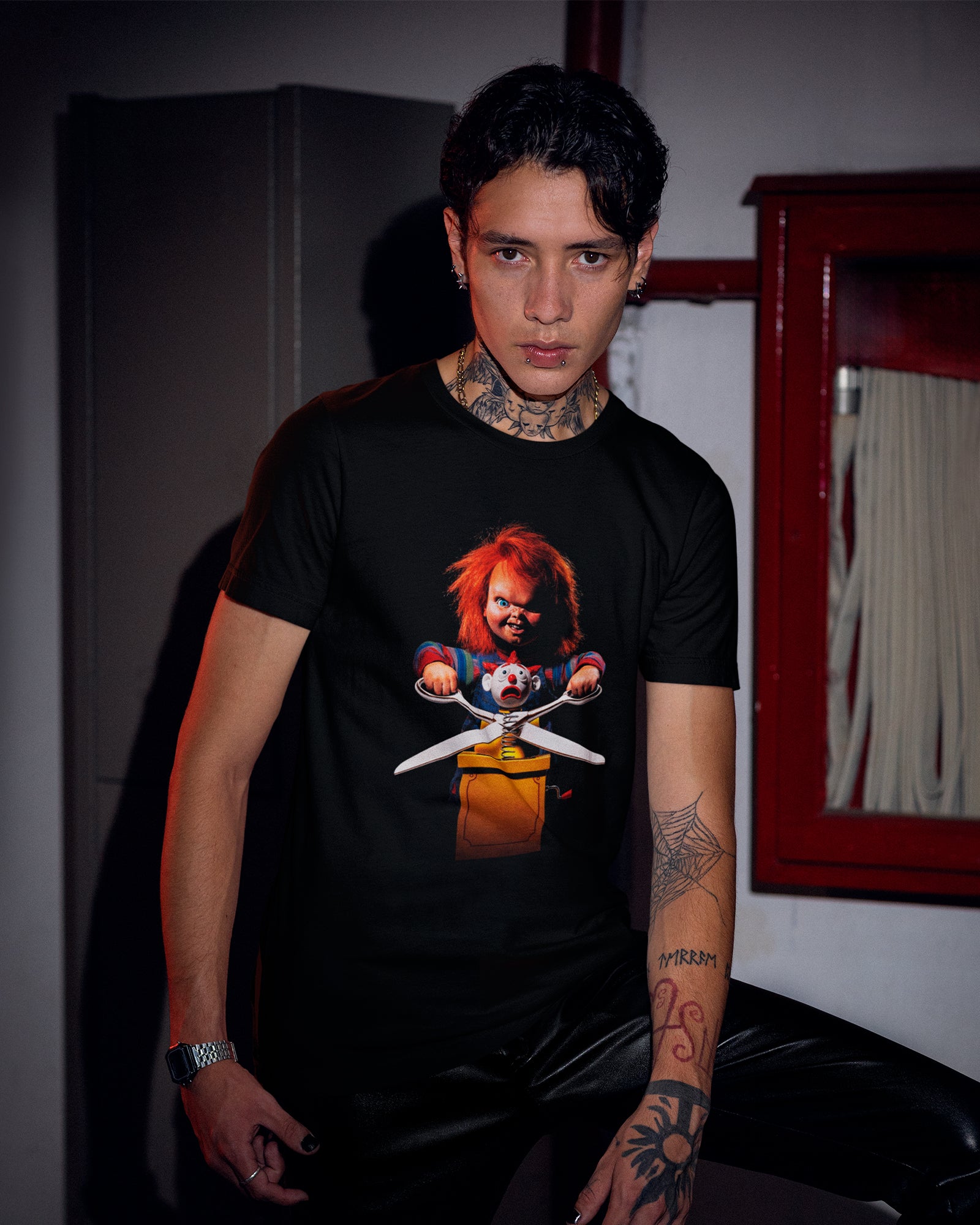 Camiseta Preta Chucky Tesoura Palhaço Unissex