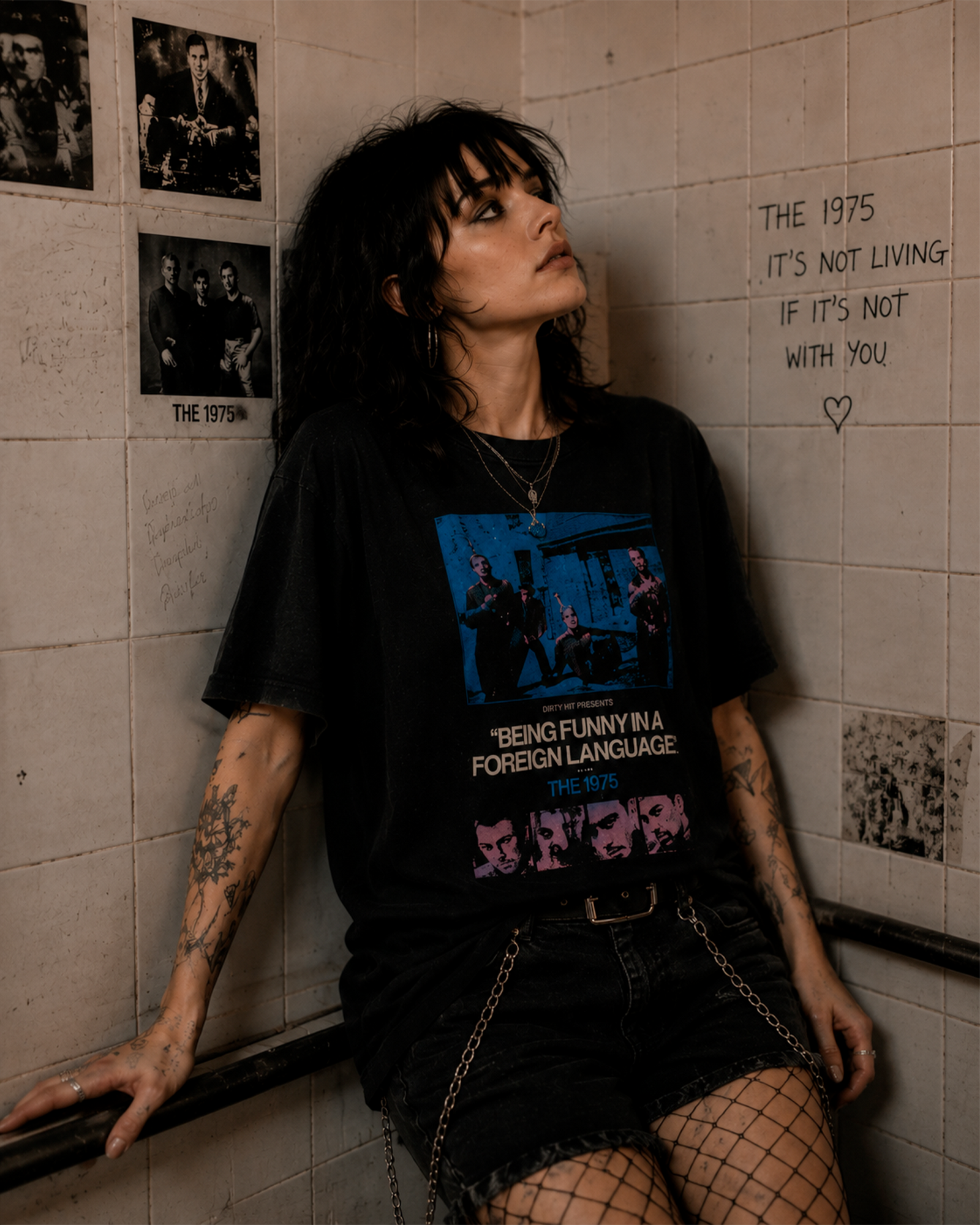 Camiseta Preta The 1975 Being Funny in a Foreign Language