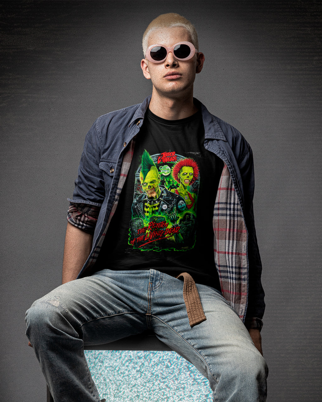 Camiseta Preta Terror Threads Return of the Living Dead Unissex