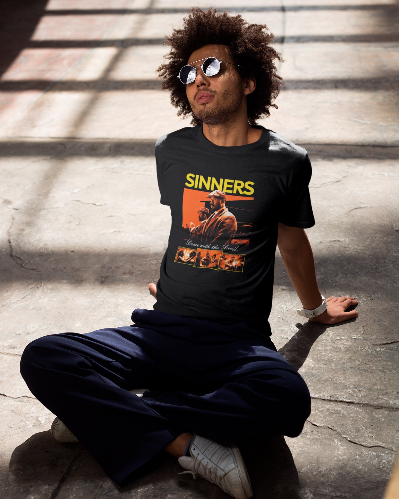 Camiseta Preta Sinners Dance with the Devil Unissex