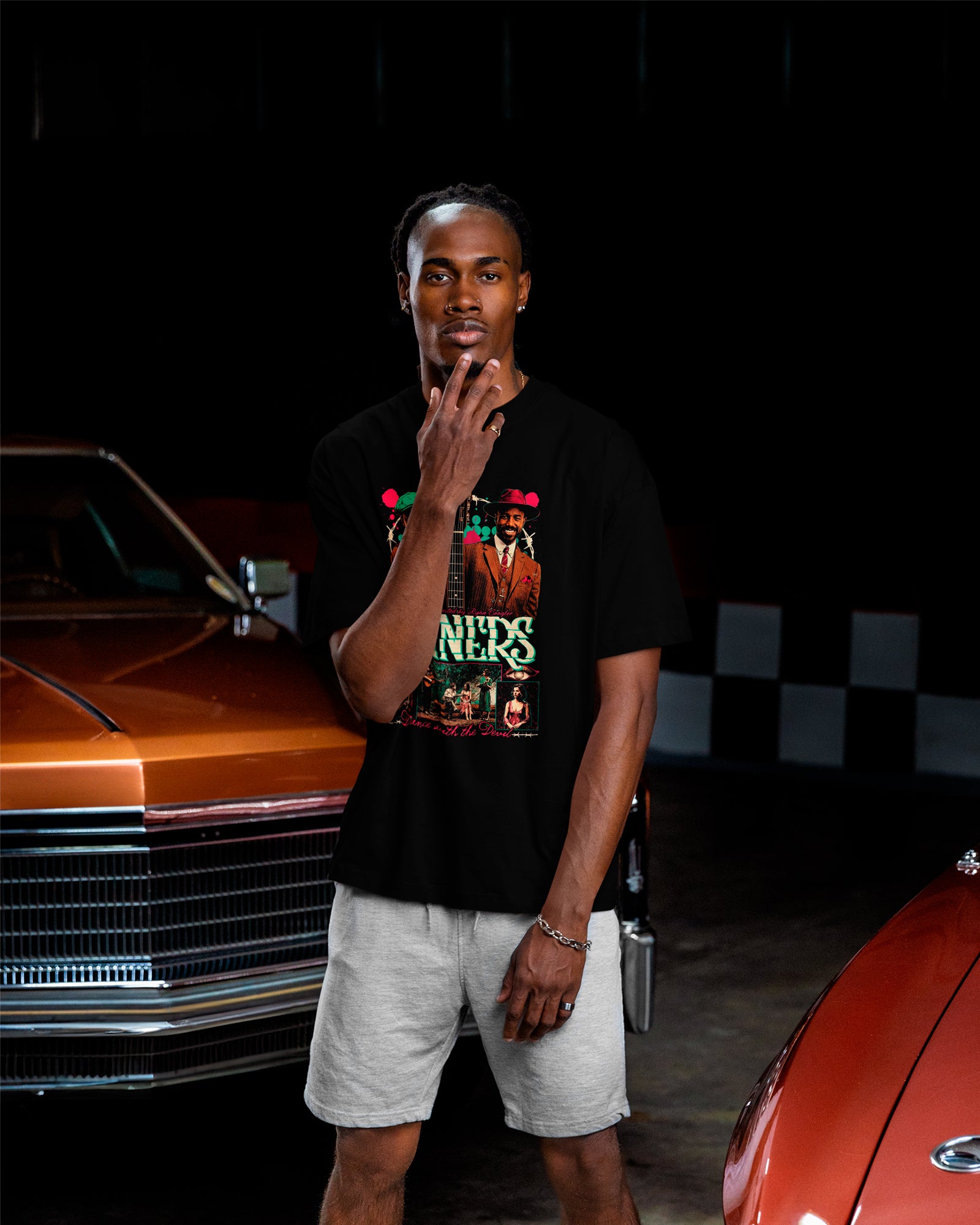 Camiseta Preta Sinners Protagonistas Violão Unissex