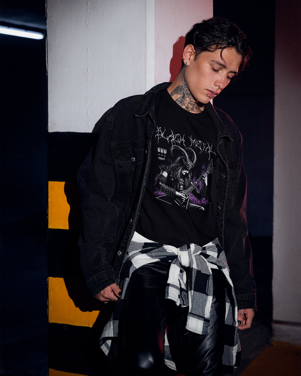 Camiseta Black Metal 666