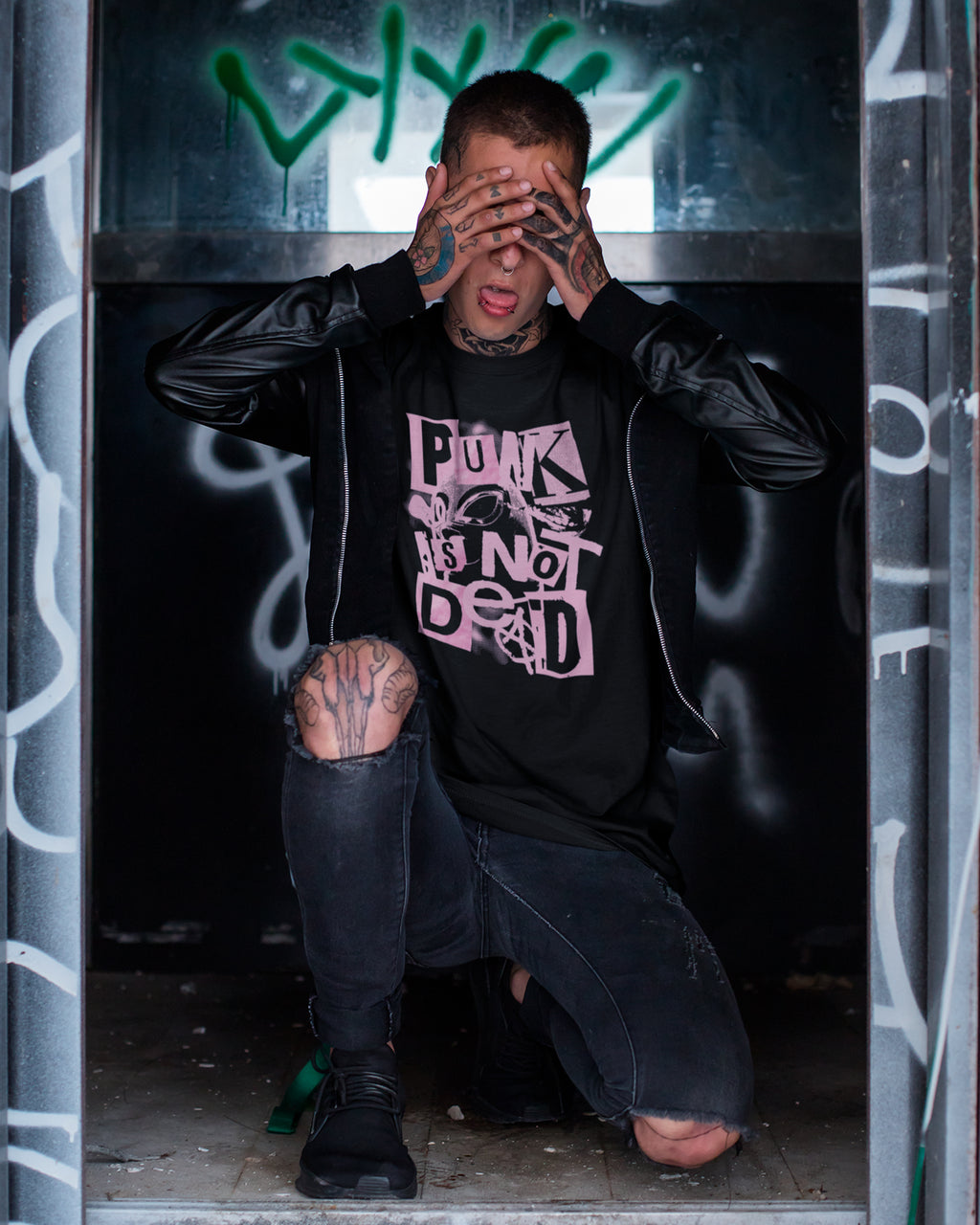 Camiseta Punk Is Not Dead Retrô