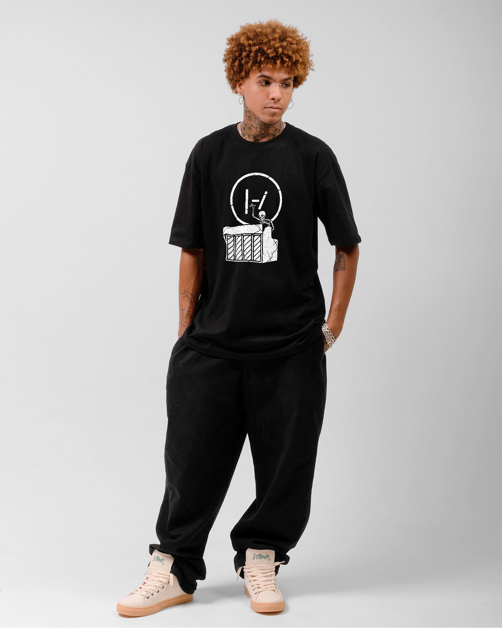 【目玉商品】POMONA CITY RYDAZ - WALKING g-rap Rap Rock – Camiseta Preta