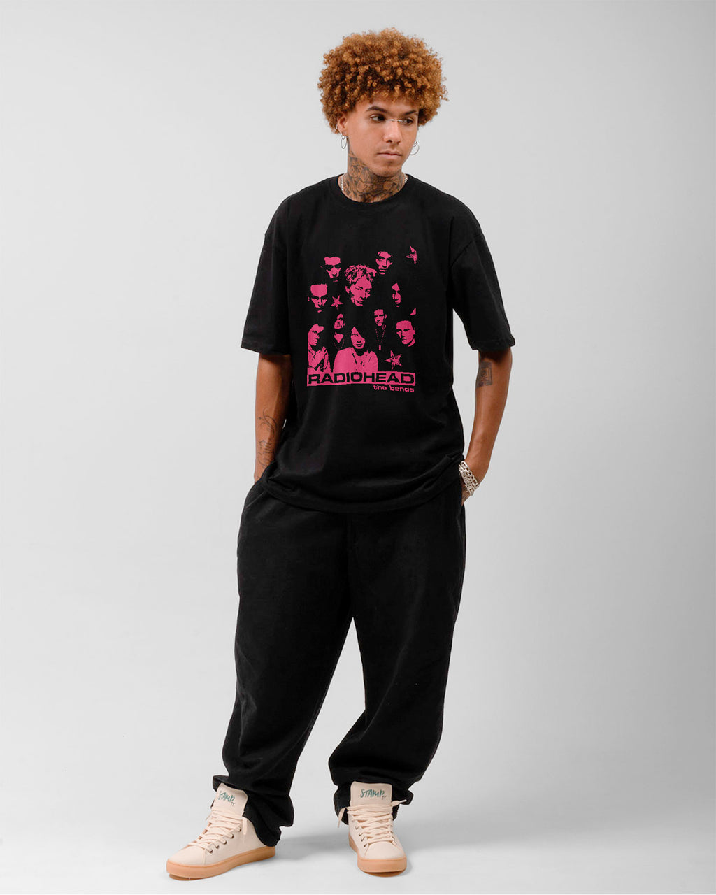 Camiseta Preta Radiohead Integrantes Arte Rosa Streetwear Unissex