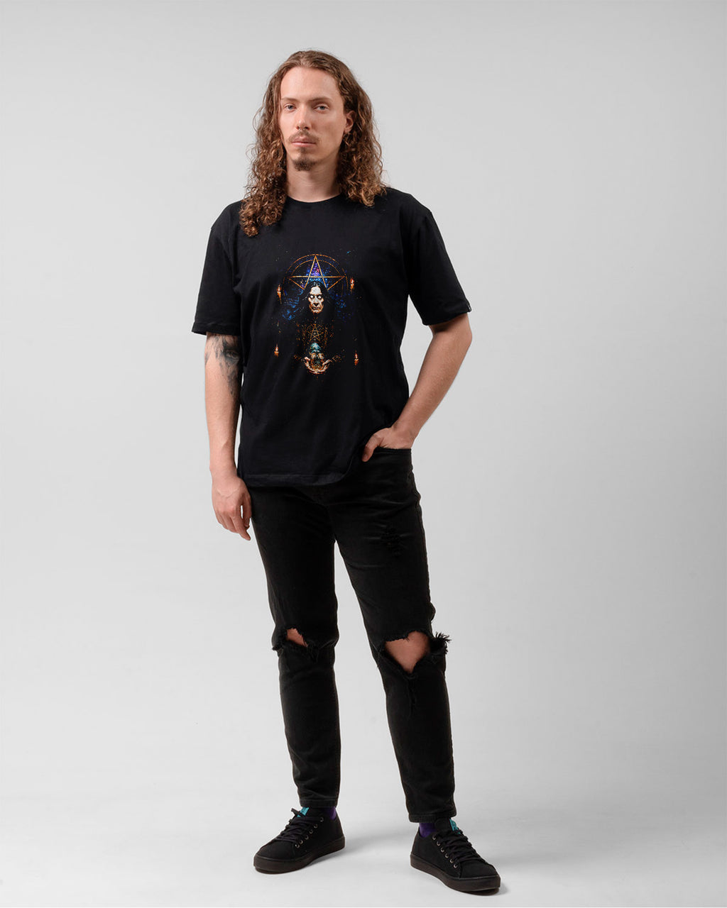 Camiseta Rock Ozzy Osbourne Pentagrama Dourado