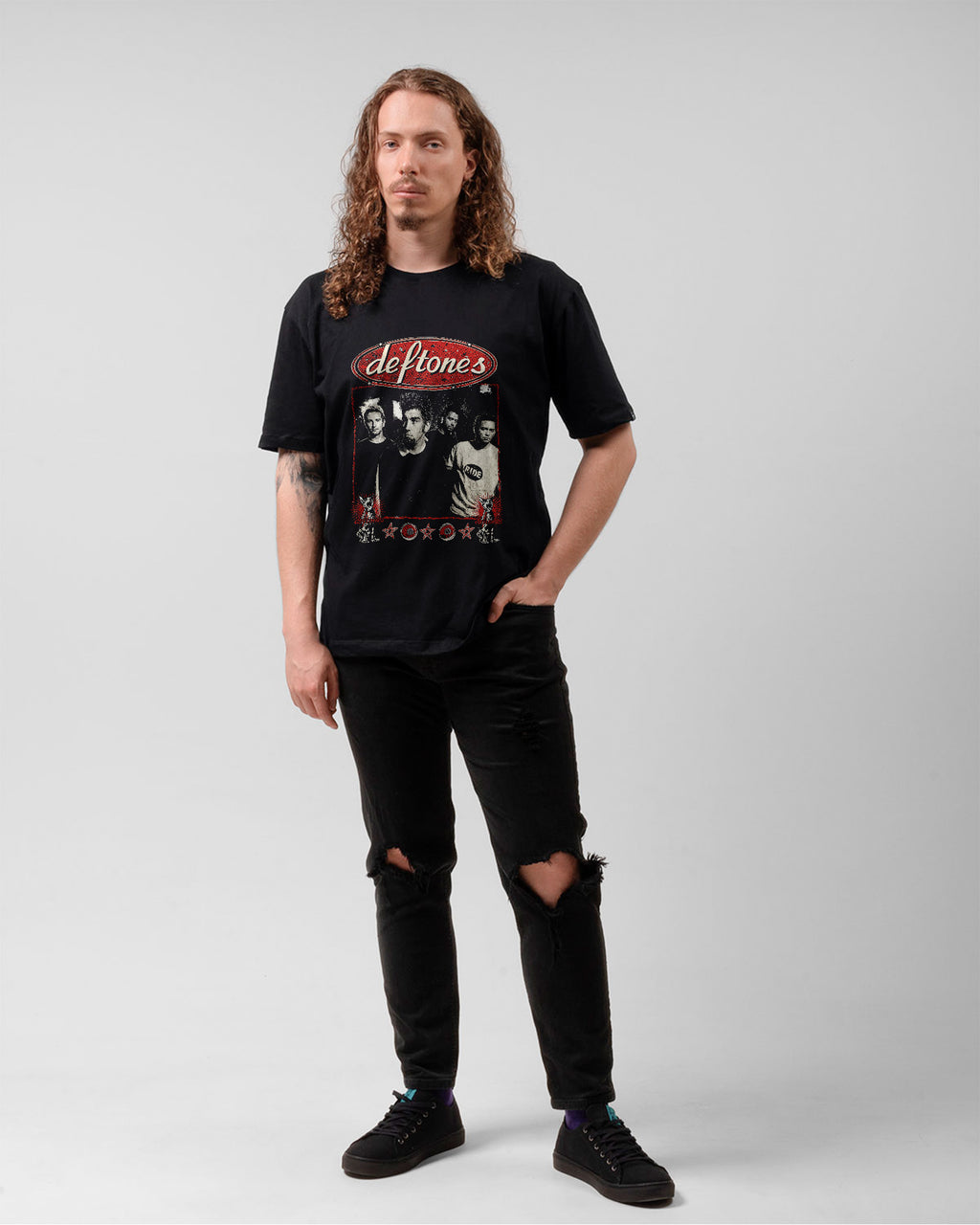 Camiseta Preta Deftones Integrantes Retrô Streetwear Unissex