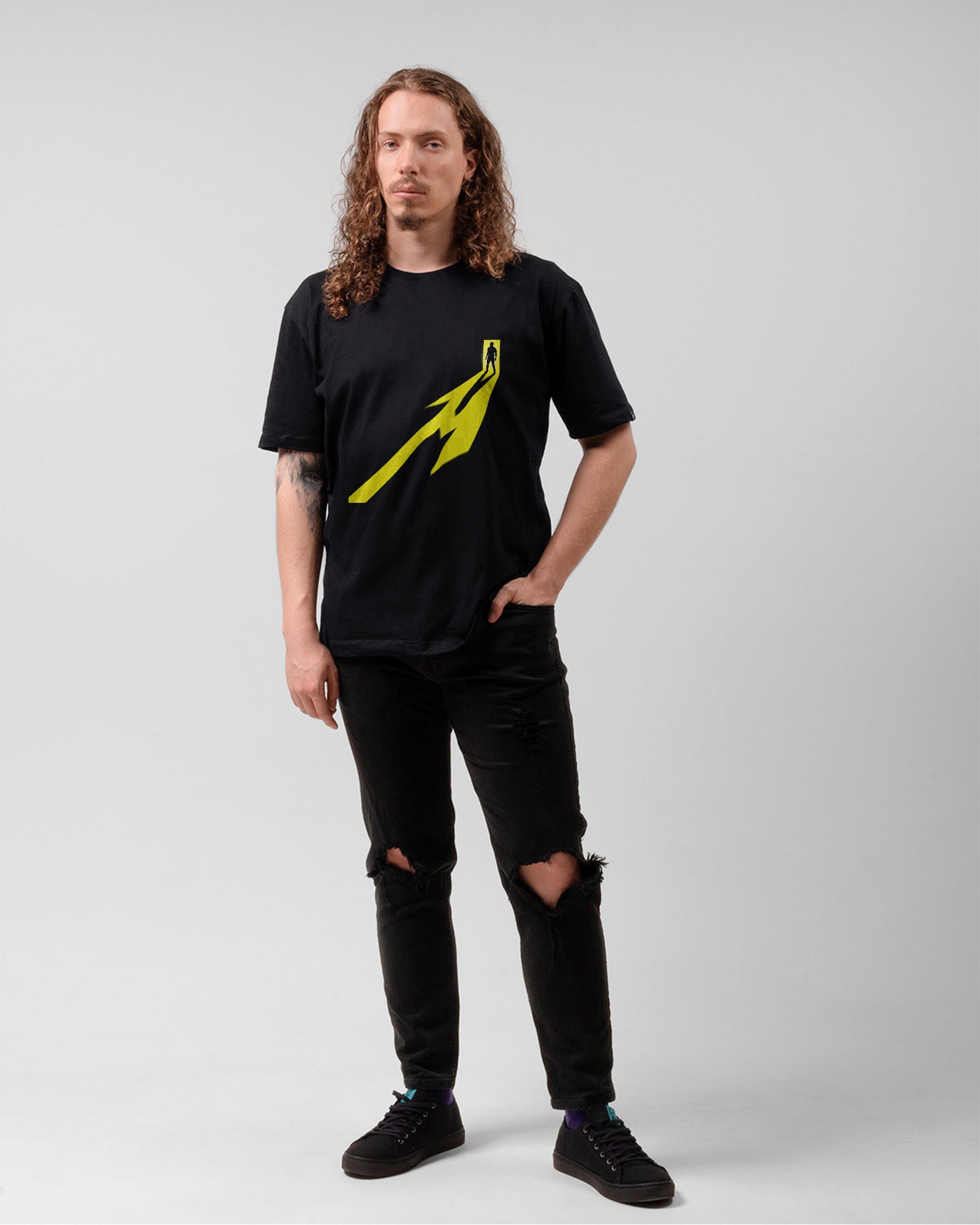 Camiseta Preta Metallica Luz Homem Porta M