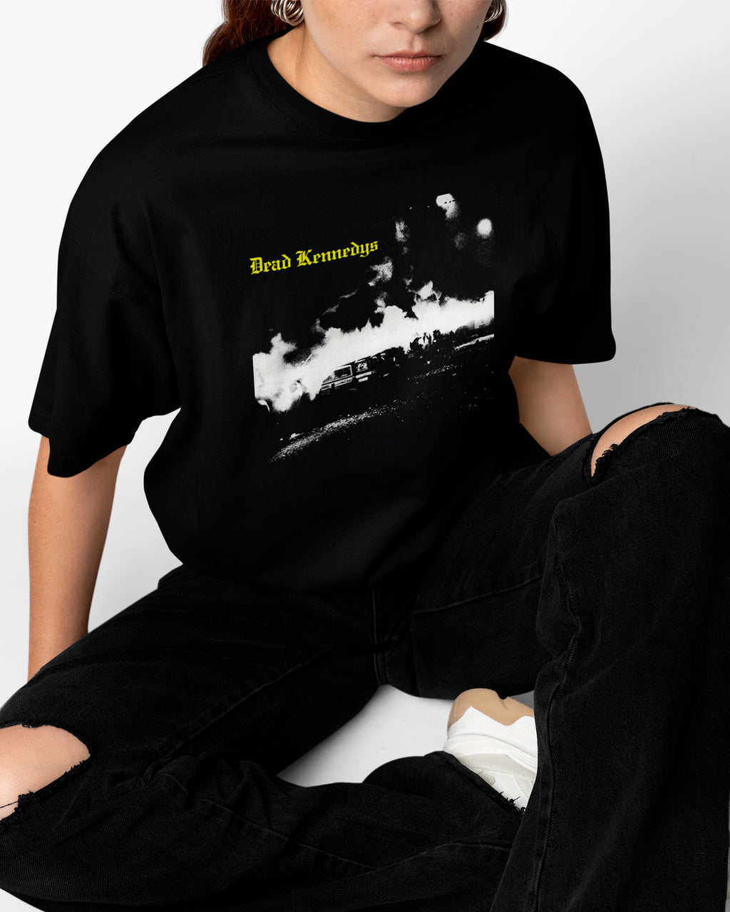 Camiseta Preta Dead Kennedys Carros em Chamas  Punk