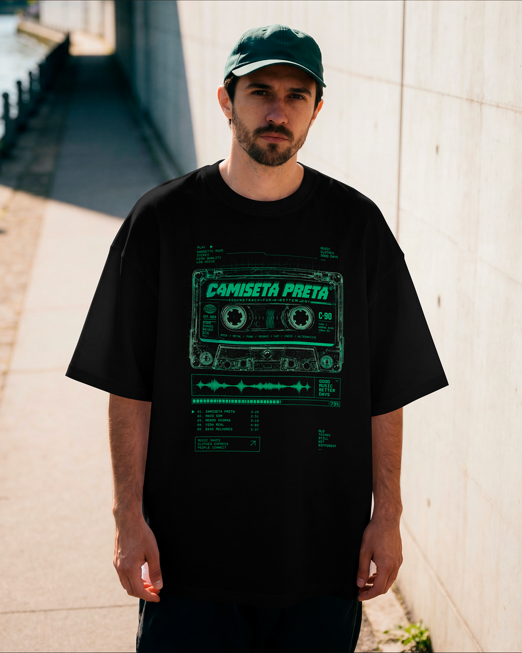 Camiseta Preta Rewind the Noise