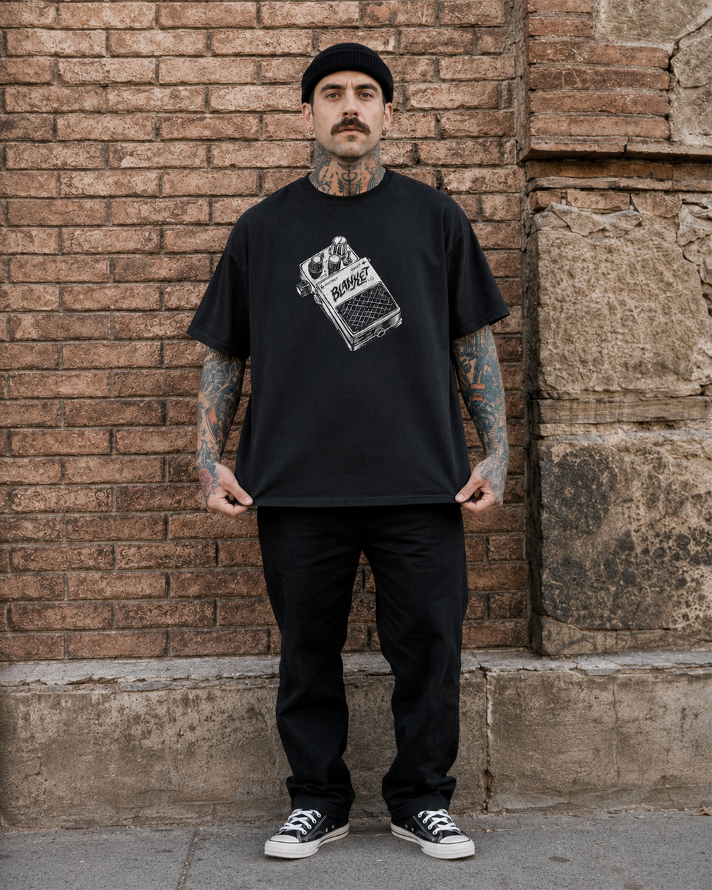 Camiseta Preta Distorção de Garagem
