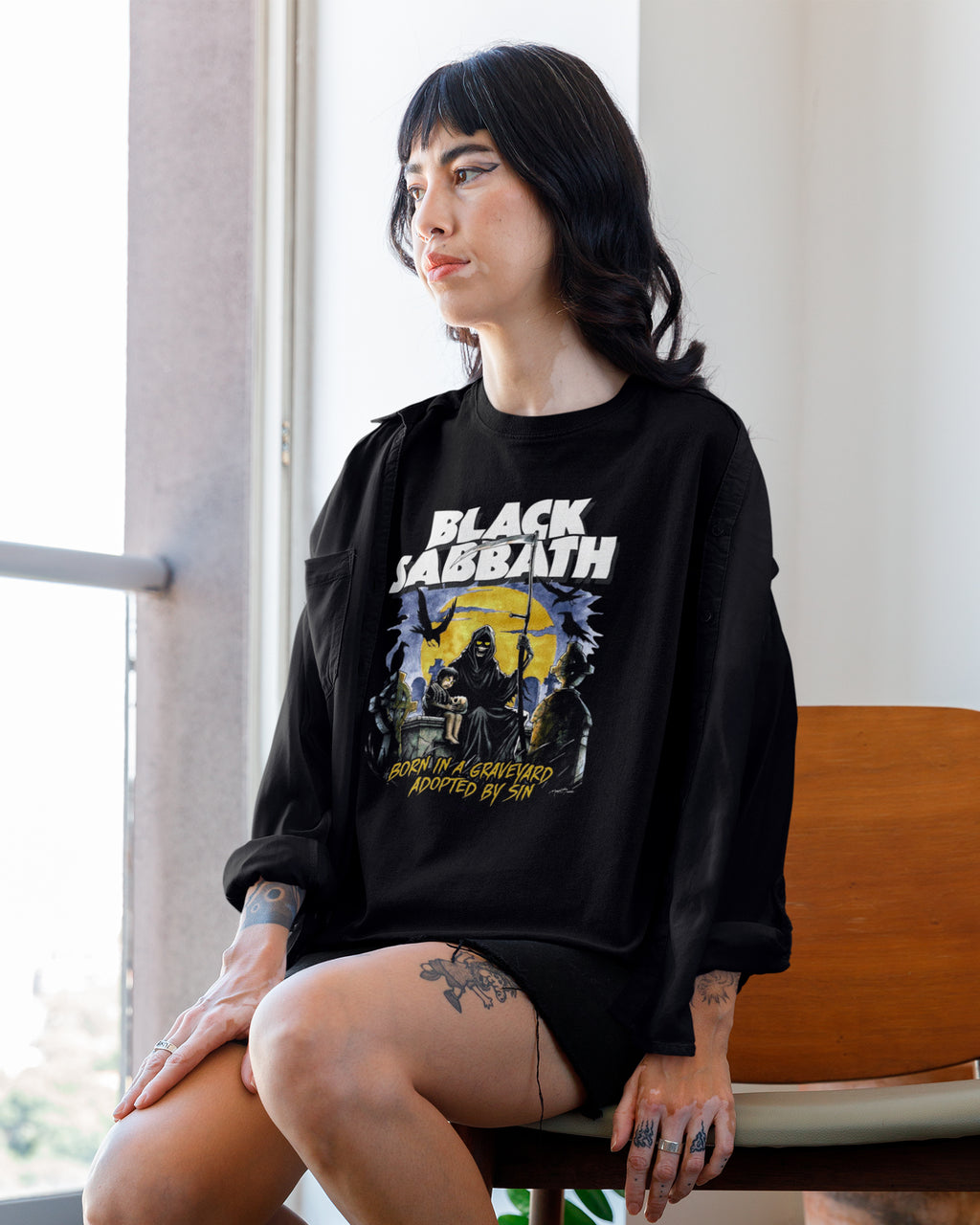 Camiseta Preta Black Sabbath Born in Graveyard