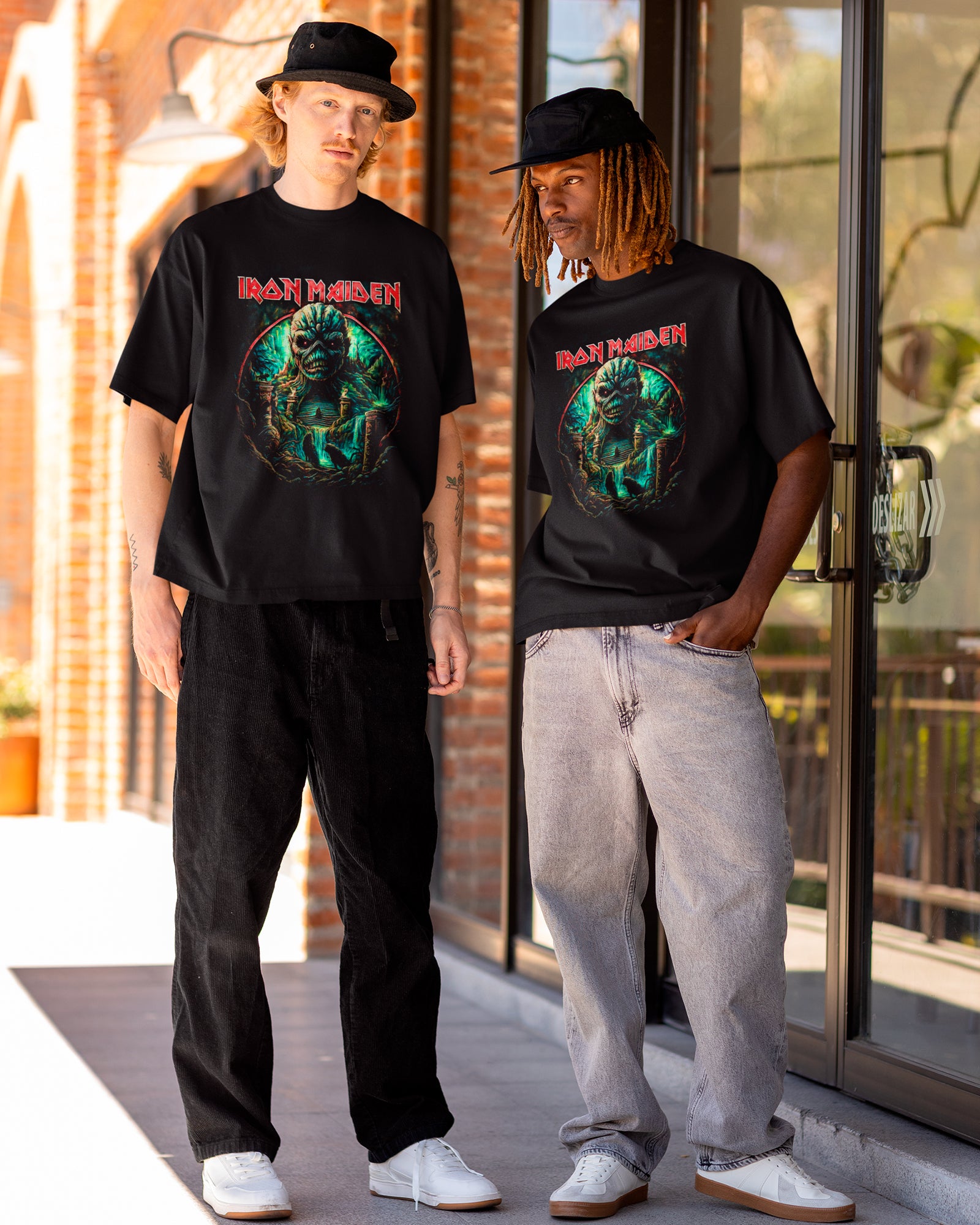 Camiseta Preta Iron Maiden Eddie Village