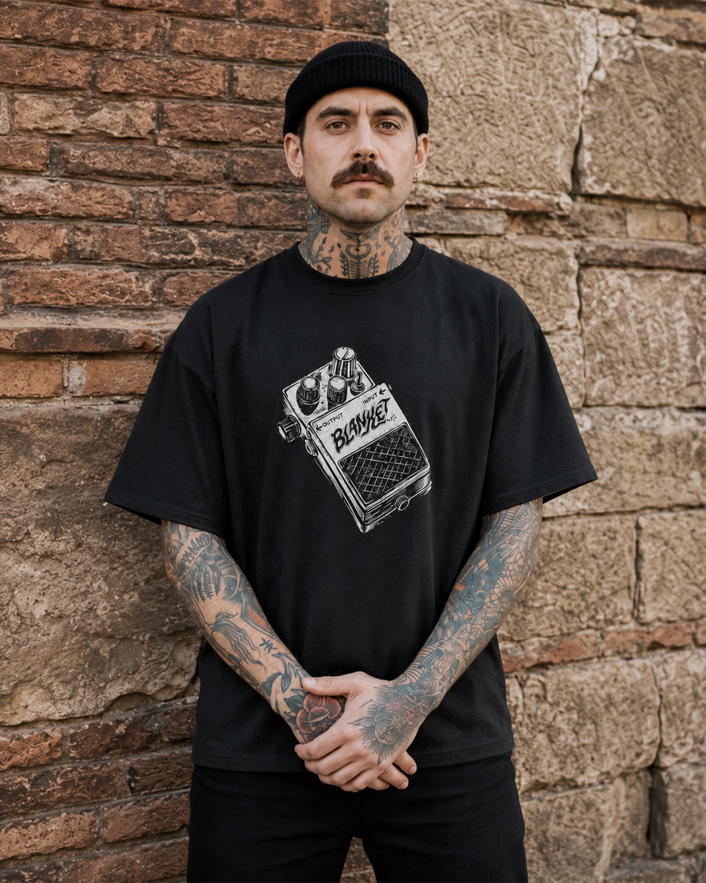 Camiseta Preta Distorção de Garagem