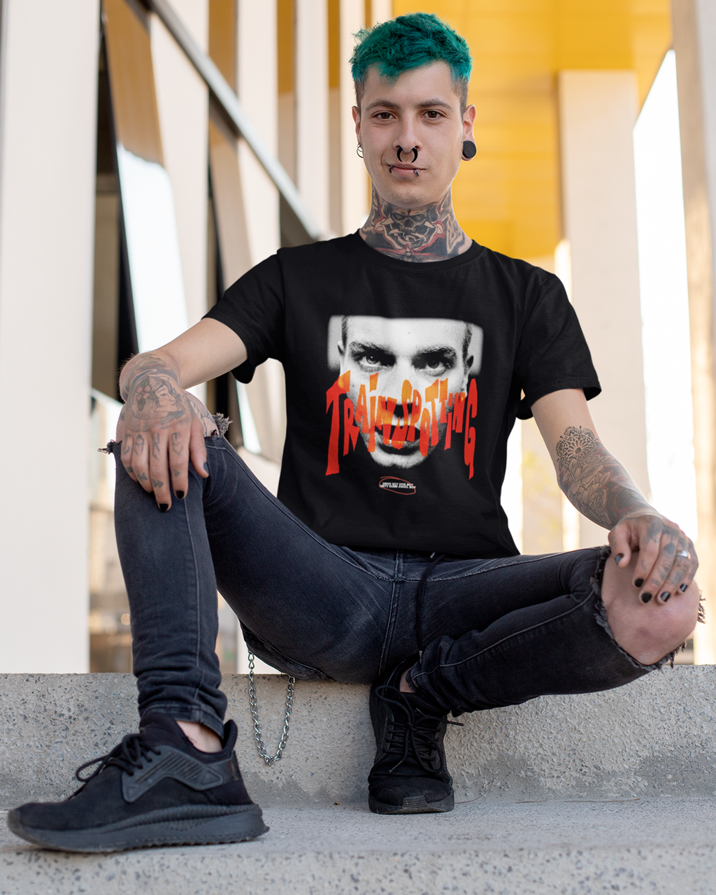 Camiseta Preta Trainspotting Cultura Underground Unissex