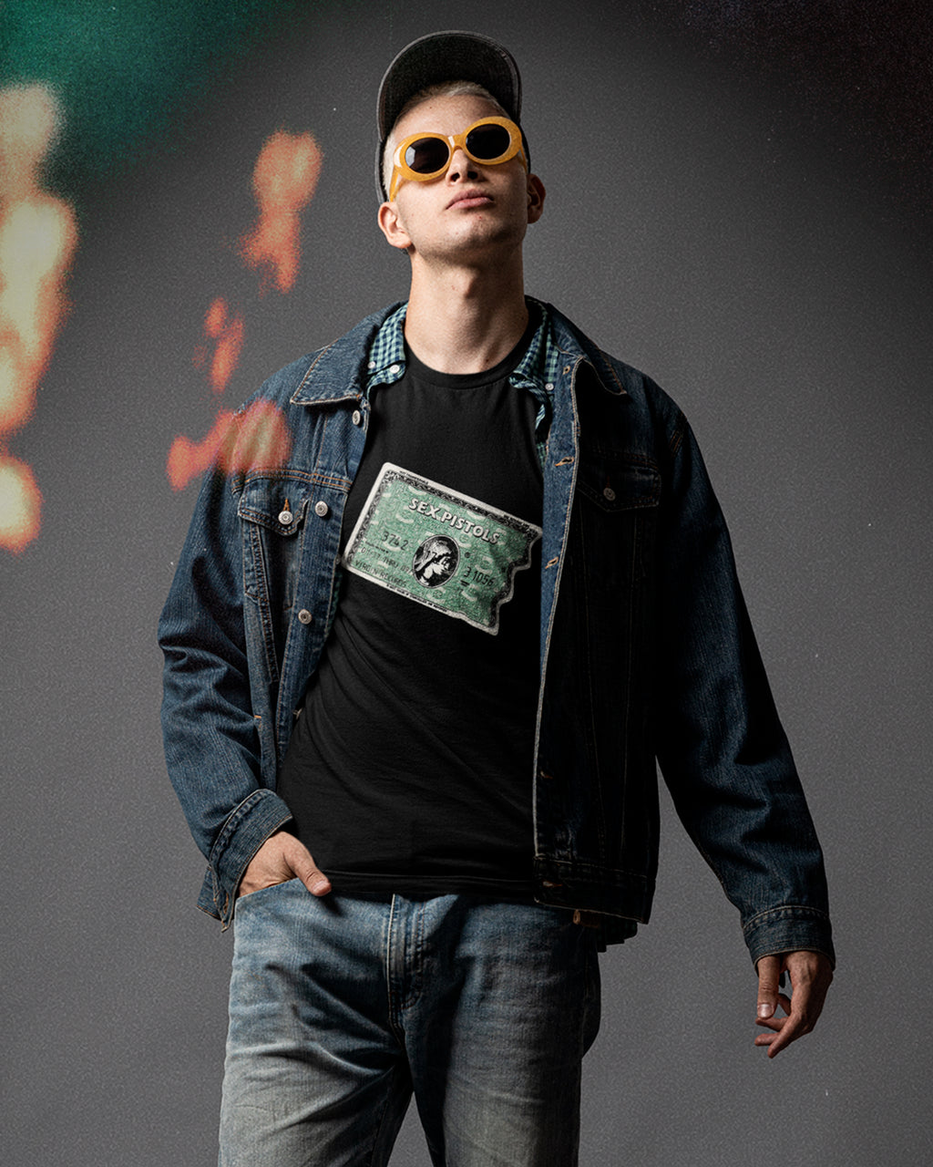 Camiseta Preta Sex Pistols Credit Card Punk Rock