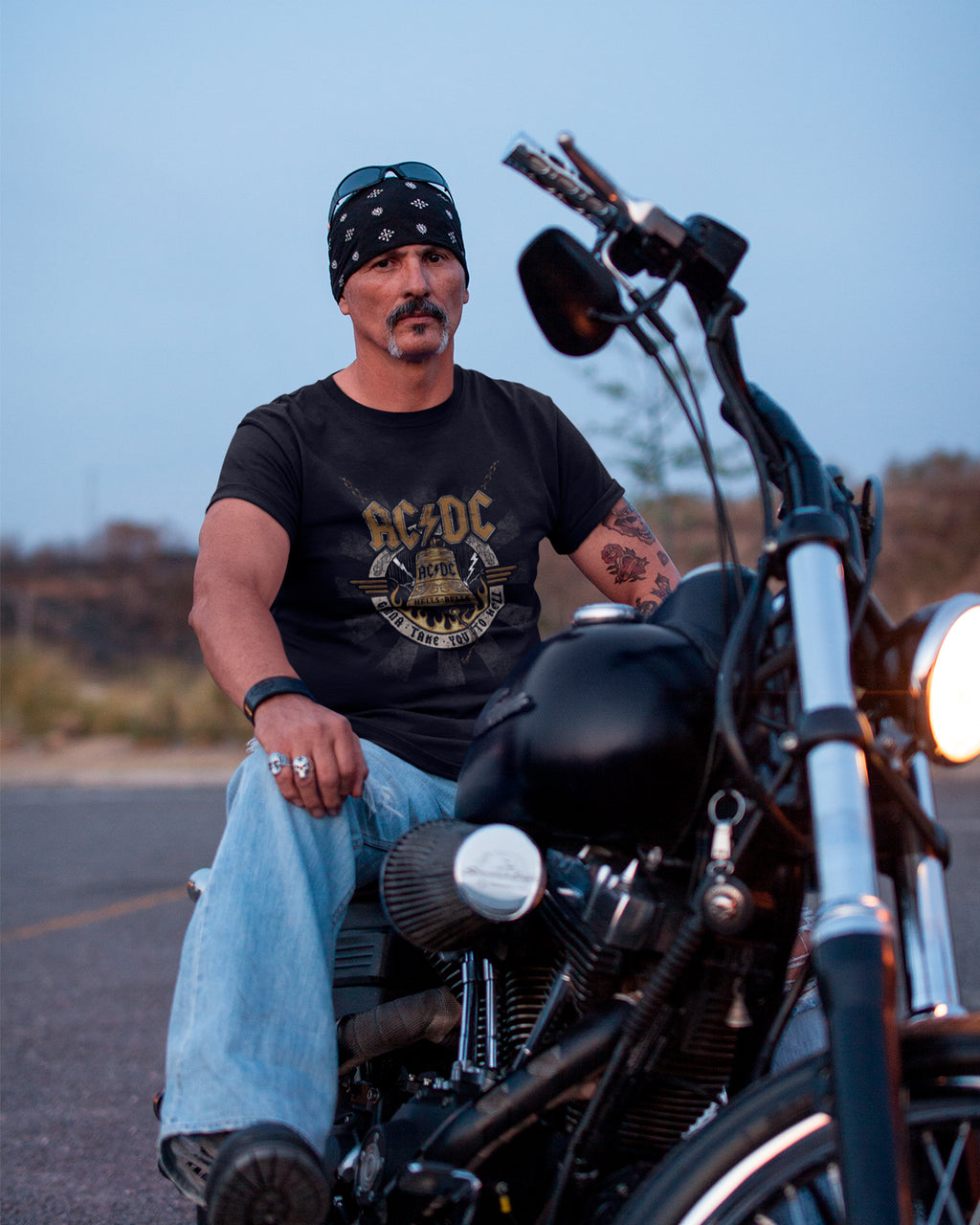 Camiseta Preta AC/DC Take You to Hell