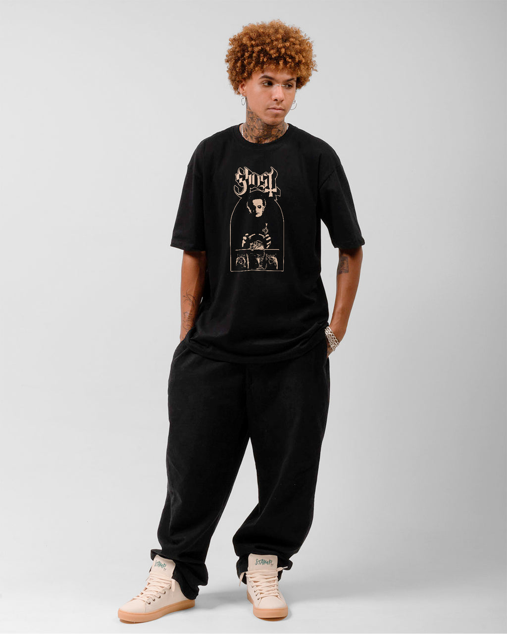 Camiseta Ghost Siluetas Cruz Ocultista