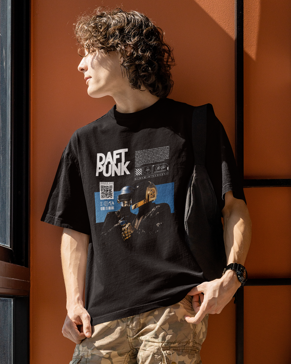 Camiseta Preta Daft Punk Discovery Cyber Vintage